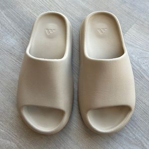 Yeezy slides in bone, mens 8